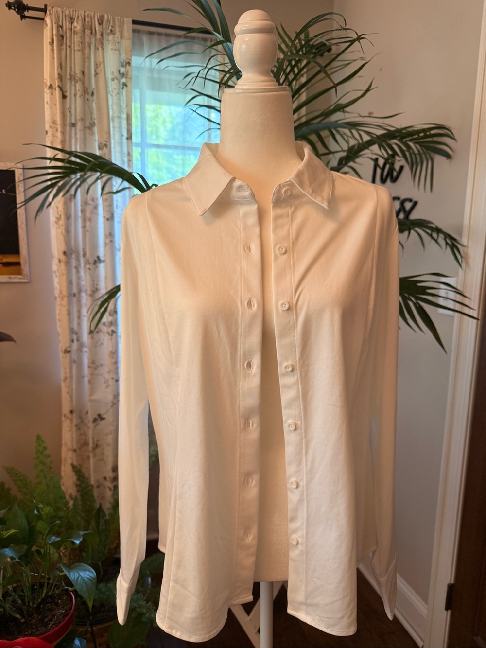 41 Hawthorn Classic Women’s White Button Down Shirt